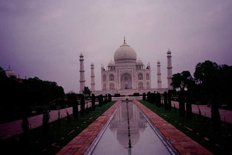 0223KM 88838 25JUN03 Indien Taj Mahal.jpg